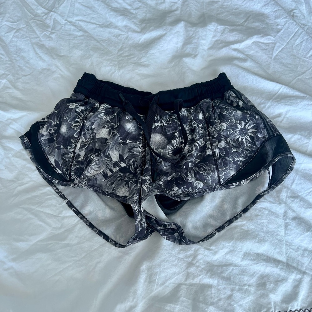 Lululemon lined breakaway short size 4